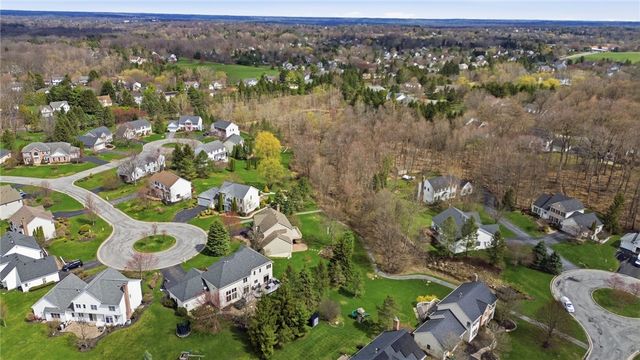4 Willoughby Place, Pittsford, NY 14534