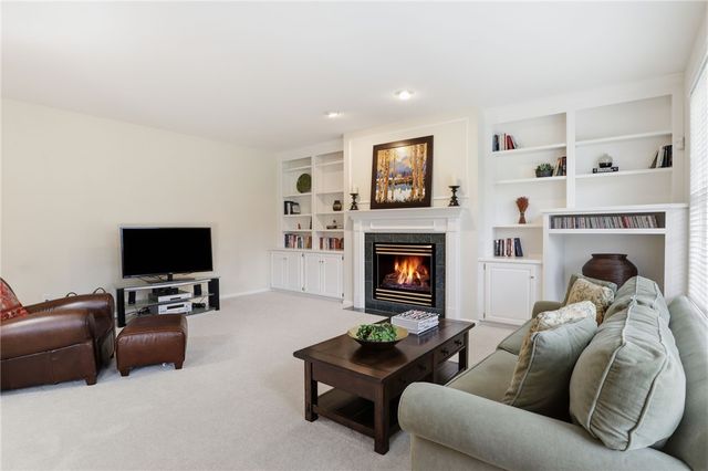 4 Willoughby Place, Pittsford, NY 14534