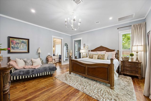 859 E Glenn Street, Bellville, TX 77418