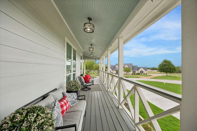 859 E Glenn Street, Bellville, TX 77418
