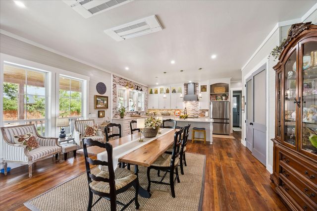 859 E Glenn Street, Bellville, TX 77418