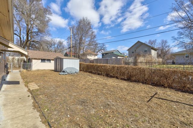 810 E Washington Avenue, Des Moines, IA 50316