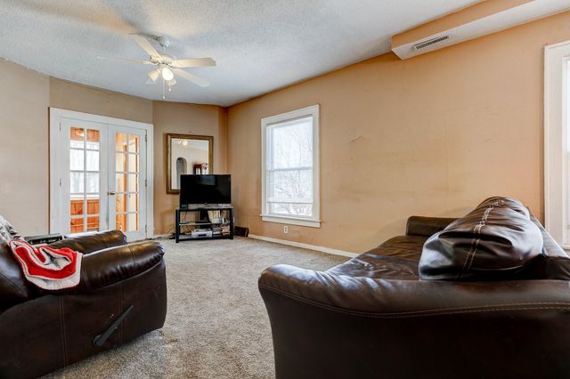 810 E Washington Avenue, Des Moines, IA 50316