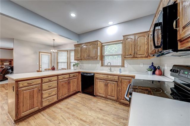 13842 W 110th Street, Lenexa, KS 66215