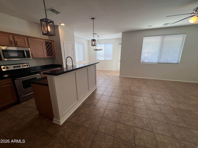 4120 S SAWMILL Road, Gilbert, AZ 85297