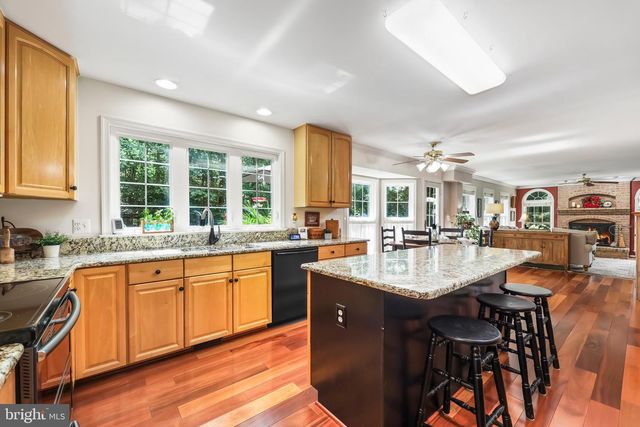 6843 LOCHMERE DR, Manassas, VA 20112