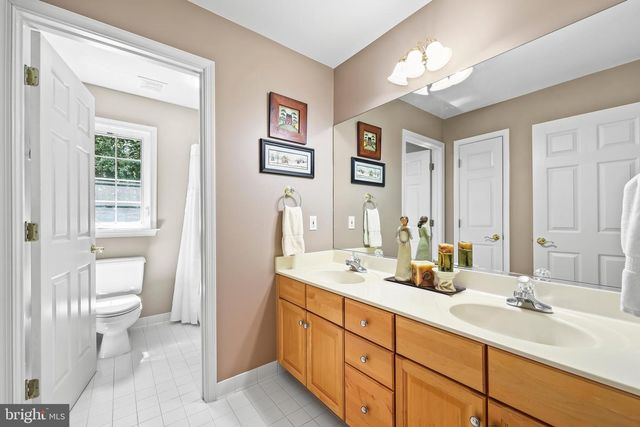 6843 LOCHMERE DR, Manassas, VA 20112