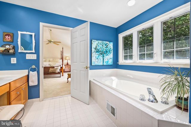 6843 LOCHMERE DR, Manassas, VA 20112