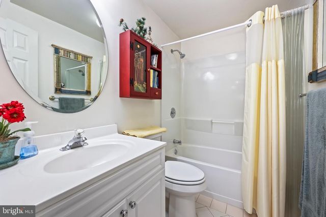 6843 LOCHMERE DR, Manassas, VA 20112