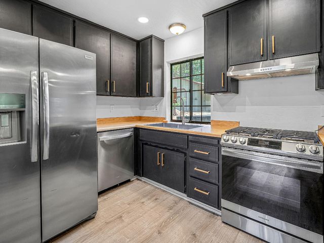 2430 Morrene Dr, Placerville, CA 95667