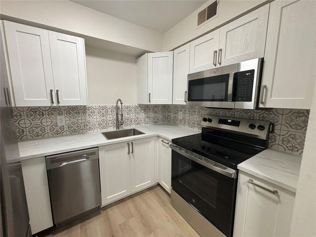 1219 E MOHAWK AVENUE A, Tampa, FL 33604