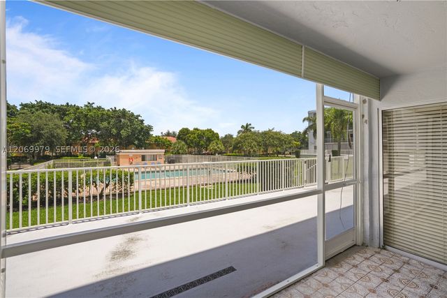 661 N University Dr 1-103, Pembroke Pines, FL 33024