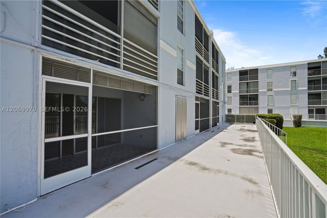661 N University Dr 1-103, Pembroke Pines, FL 33024