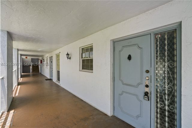 661 N University Dr 1-103, Pembroke Pines, FL 33024