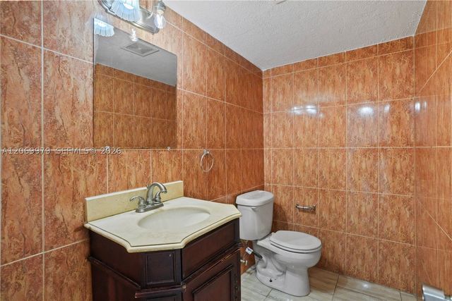 661 N University Dr 1-103, Pembroke Pines, FL 33024