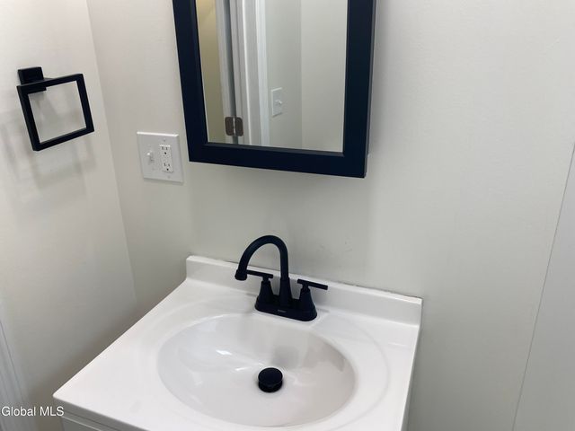 1755 Avenue B, Schenectady, NY 12308