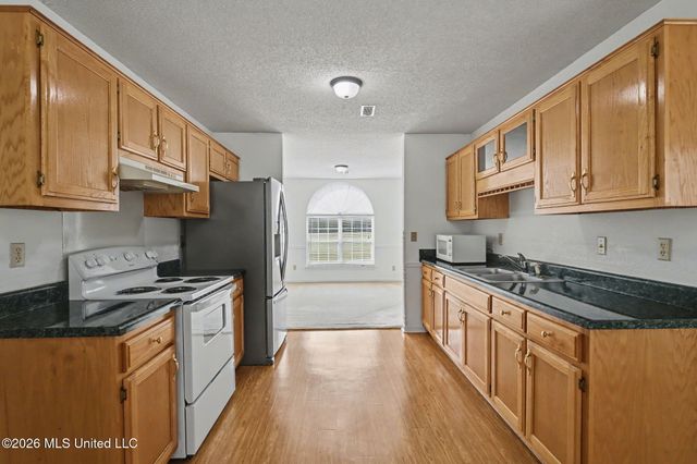 70 Yarbrough Loop, Holly Springs, MS 38635