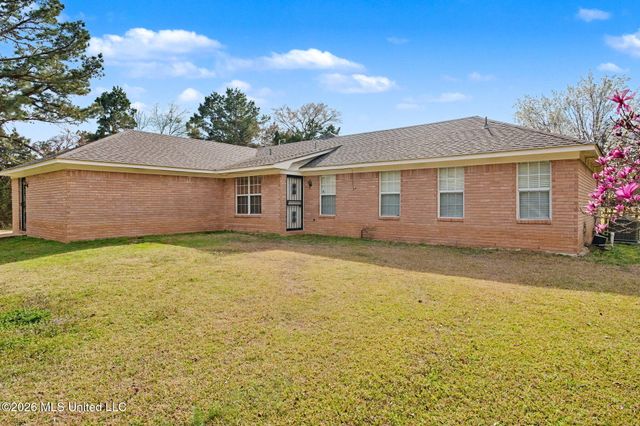 70 Yarbrough Loop, Holly Springs, MS 38635