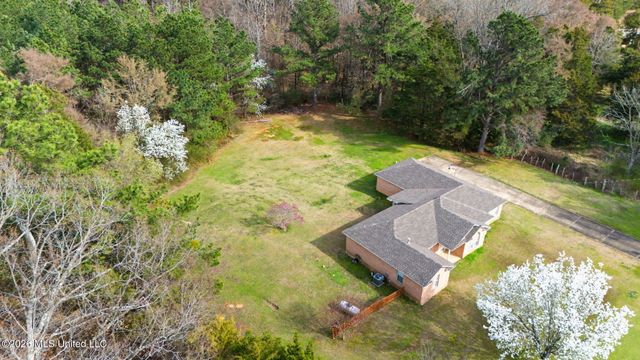 70 Yarbrough Loop, Holly Springs, MS 38635