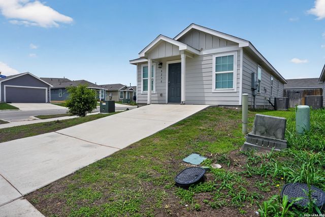 8230 Piedra Medina, San Antonio, TX 78252