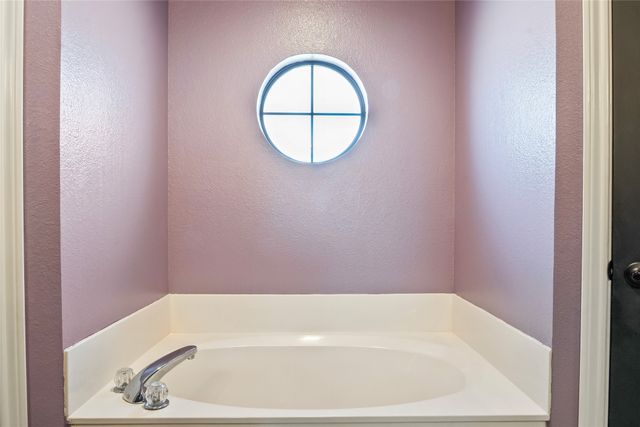 244 Point Circle, Pilot Point, TX 76258