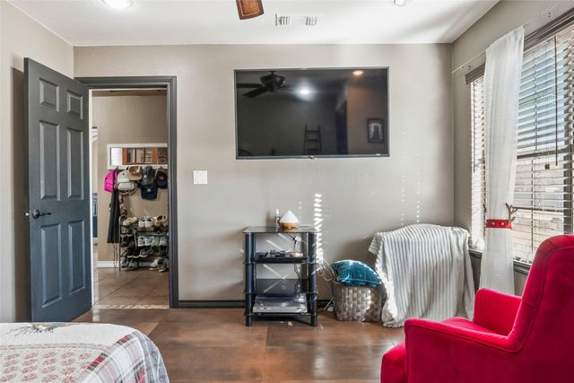 244 Point Circle, Pilot Point, TX 76258