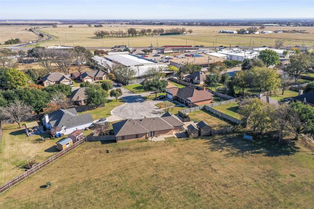 244 Point Circle, Pilot Point, TX 76258