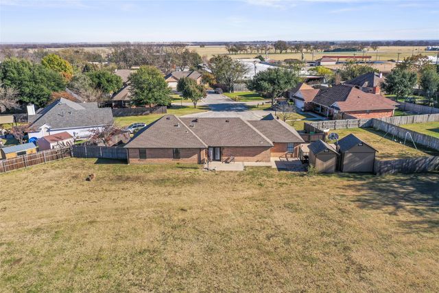 244 Point Circle, Pilot Point, TX 76258