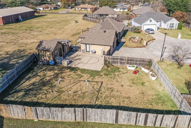 244 Point Circle, Pilot Point, TX 76258