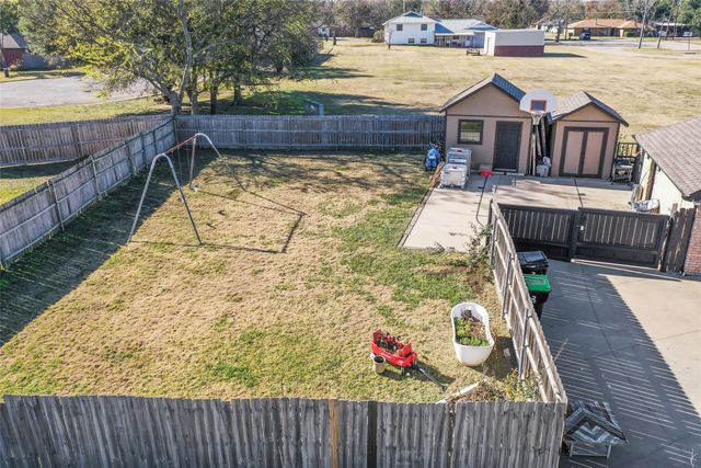 244 Point Circle, Pilot Point, TX 76258