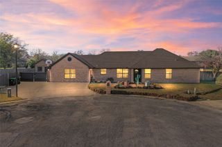 244 Point Circle, Pilot Point, TX 76258