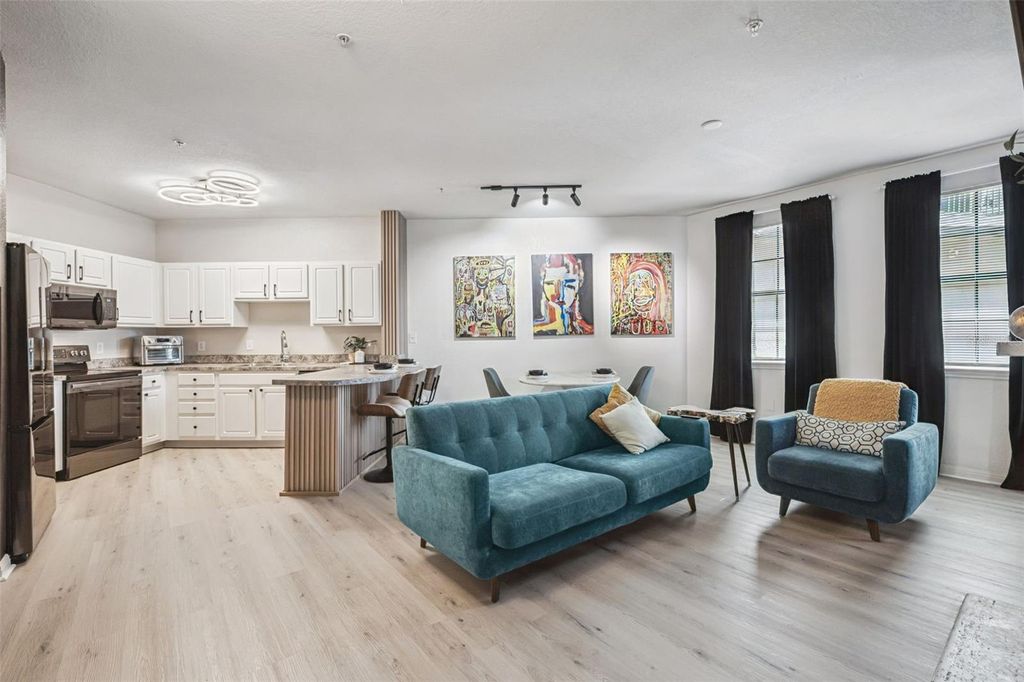 Image 2 of property listing at 911 N ORANGE AVENUE 548, Orlando, FL 32801