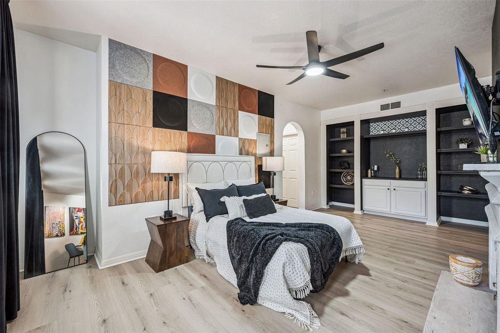 Image 17 of property listing at 911 N ORANGE AVENUE 548, Orlando, FL 32801