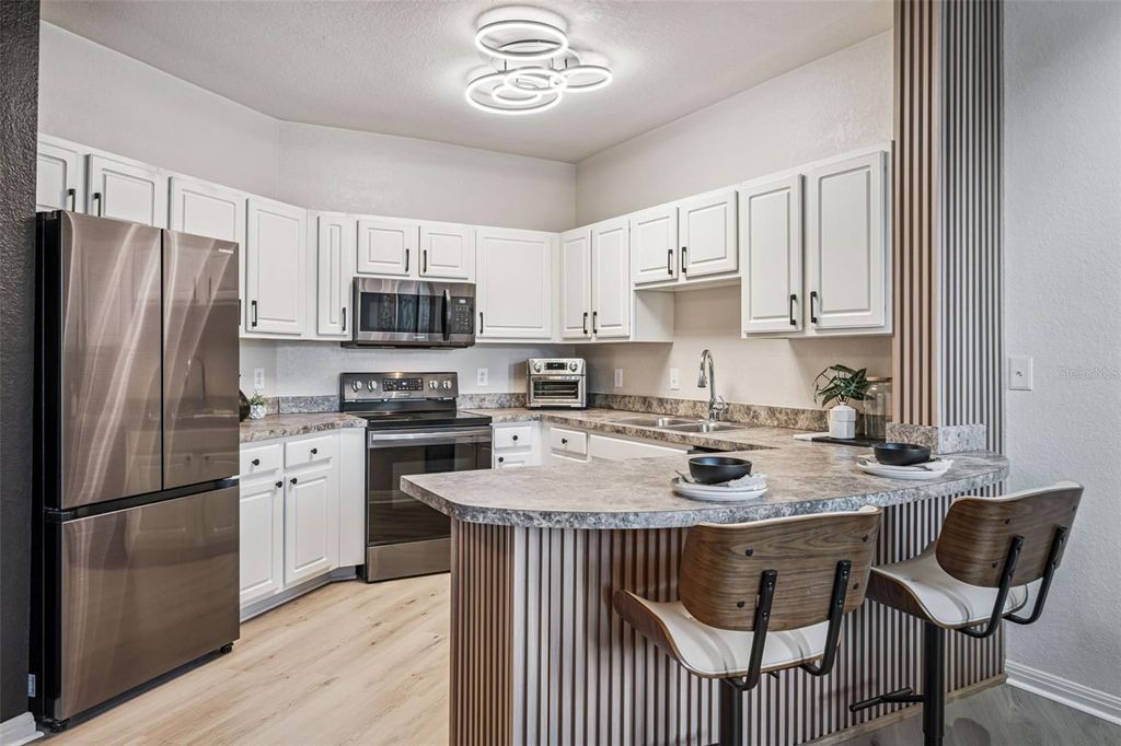 Image 5 of property listing at 911 N ORANGE AVENUE 548, Orlando, FL 32801