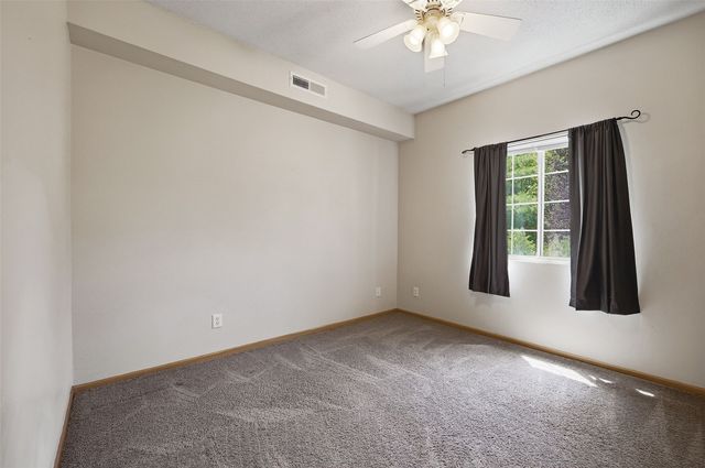 2272 Holiday Road 606, Coralville, IA 52241