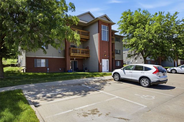 2272 Holiday Road 606, Coralville, IA 52241