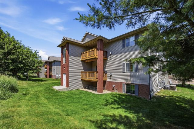 2272 Holiday Road 606, Coralville, IA 52241