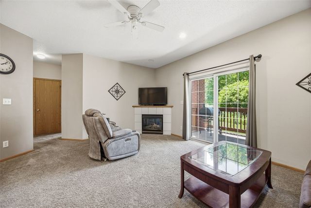 2272 Holiday Road 606, Coralville, IA 52241