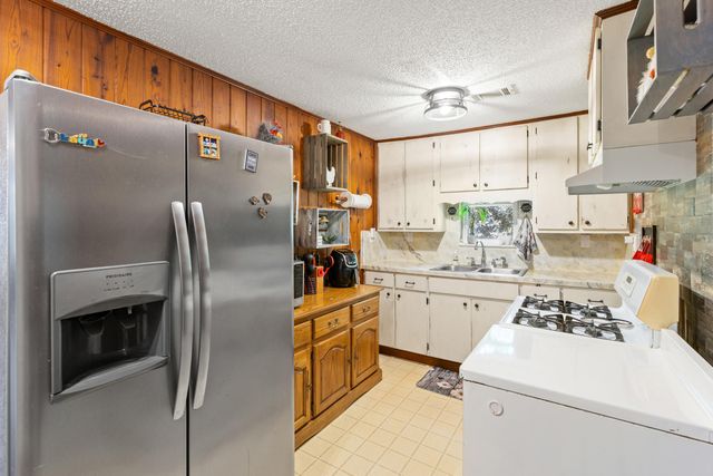 894 Williams Avenue, Crestview, FL 32539