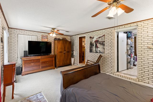 894 Williams Avenue, Crestview, FL 32539