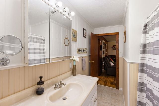 894 Williams Avenue, Crestview, FL 32539
