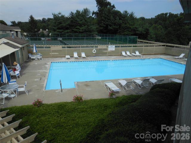 602 Abbey Circle, Asheville, NC 28805