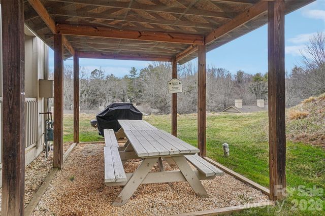 602 Abbey Circle, Asheville, NC 28805