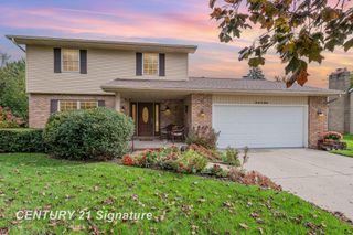 3280 E Wintergreen Drive, Saginaw, MI 48603