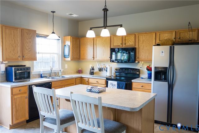 907 Kitty Hamilton Cir, Ashland, VA 23005