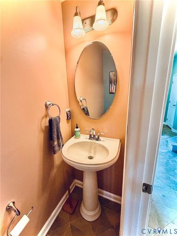 907 Kitty Hamilton Cir, Ashland, VA 23005