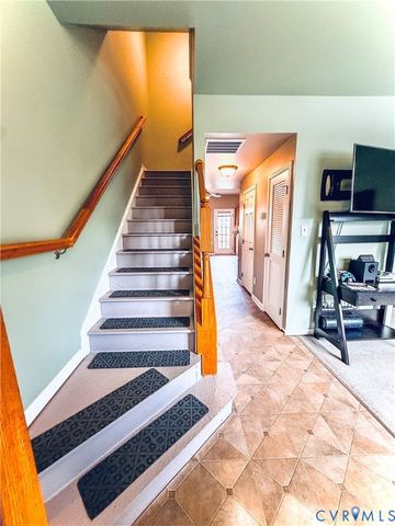 907 Kitty Hamilton Cir, Ashland, VA 23005