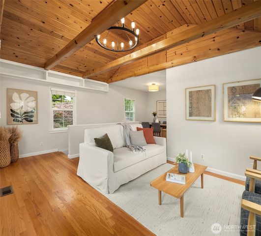 3707 SW Juneau Street, Seattle, WA 98126