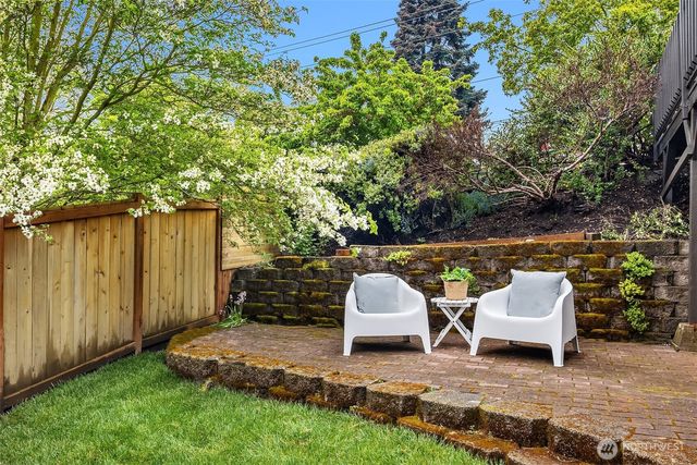 3707 SW Juneau Street, Seattle, WA 98126
