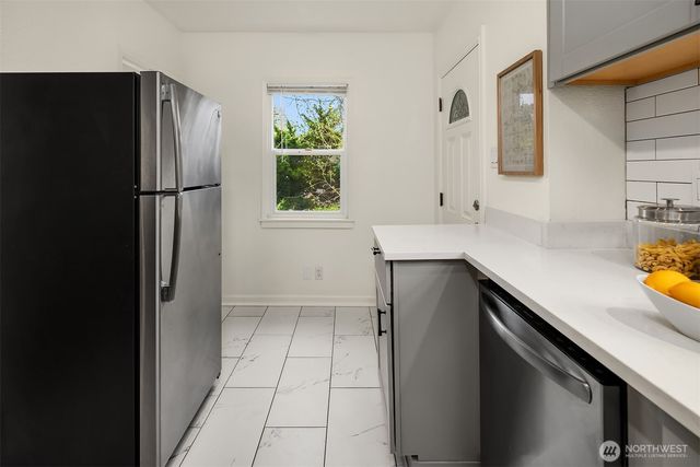3707 SW Juneau Street, Seattle, WA 98126